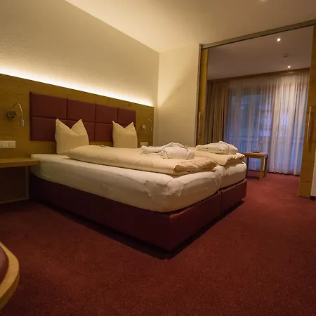 Отель Natur-genuss-hotel Sonnasita 4*